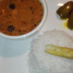 A picture of Daal Chaana with White Rice.