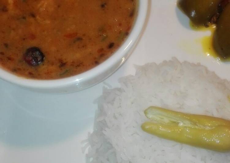 Steps to Make Award-winning Daal Chaana with White Rice