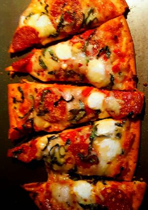 A picture of Mike's EZ Pepperoni & Roasted Garlic Flatbread Pizza.