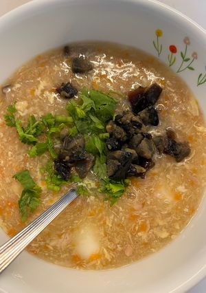 Hình của món Súp nấm thịt gà trứng bắc thảo.