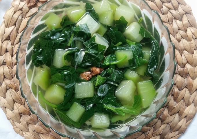 Resep Sayur Bening Bayam Labu Siam Oleh Meieka Cookpad