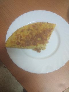 Una foto de Tortilla de papas y jamón cocido