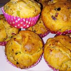 A picture of Muffins de verdeo y panceta.