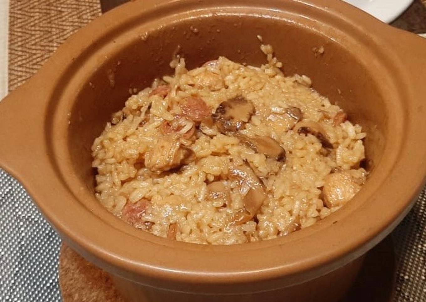 Claypot Chicken Rice (non-halal)