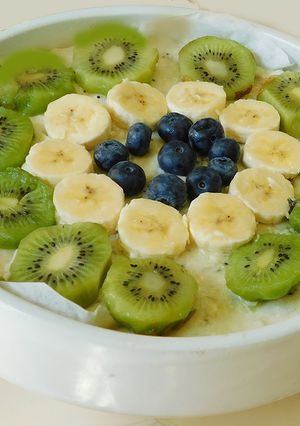 A picture of Kiwi-banana cake.