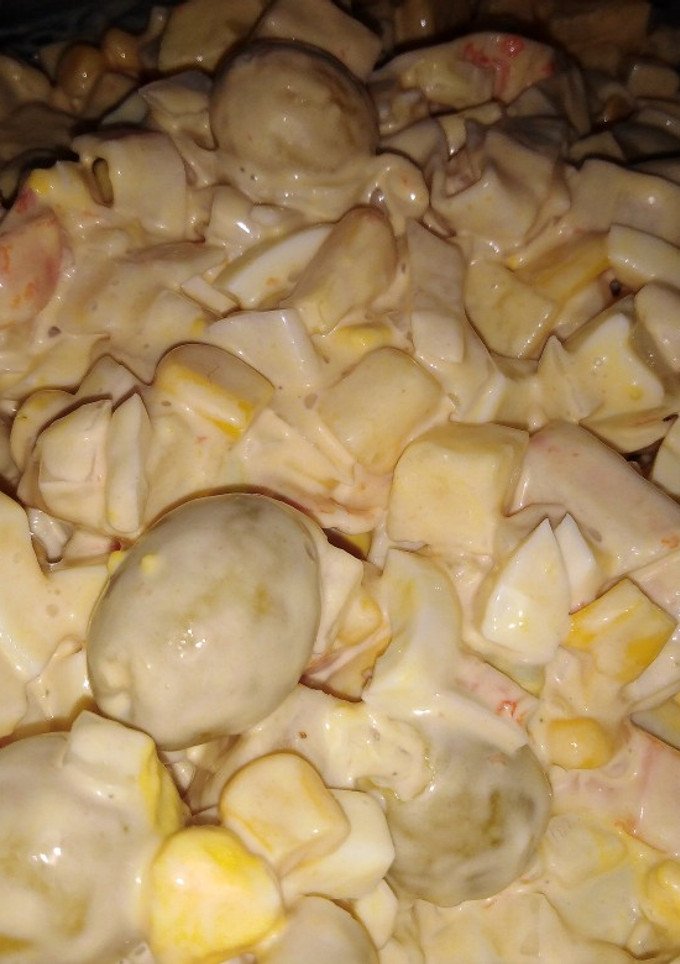 Una foto de Ensalada fresca de piña y cangrejo