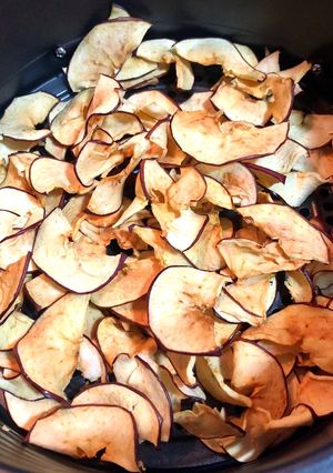 รูปของ แอปเปิ้ลอบกรอบ (Crispy Apple Chips)