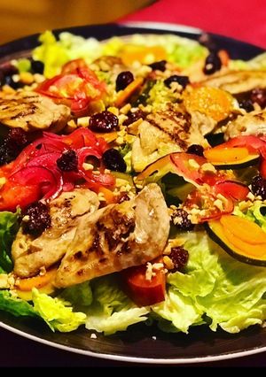 Una foto de Ensalada templada de codorniz para Navidad 🎄🎁