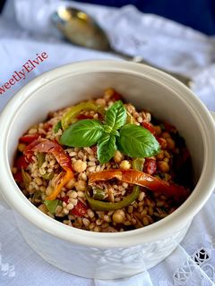 Foto di Insalata di orzo, ceci e peperoni