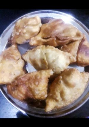 समोसे (samose recipe in Hindi) रेसिपी मुख्य फोटो