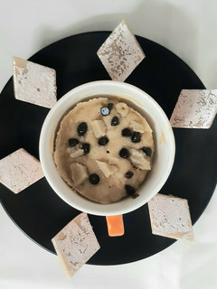 કાજુ કતરી મગ કેક (Kaju Katali Mug Cake recipe in gujarati) રેસીપી મુખ્ય ફોટો