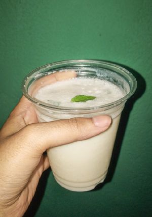 A picture of Mint-Yogurt Smoothie.