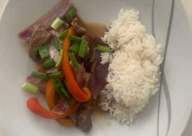 Lomo saltado improvisado, estilo oriental