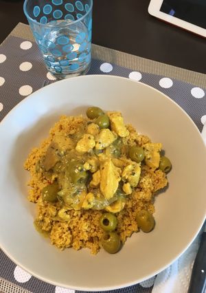 Une photo de Tajine de poulet au citron 🍋