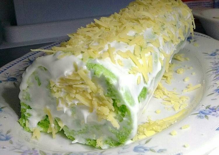 Steamed Roll Cake Pandan
