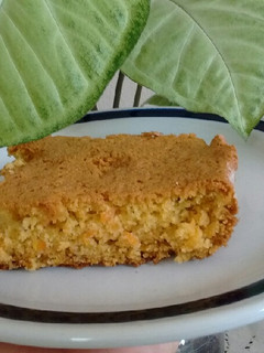 Una foto de Bizcocho de naranja y zanahoria con (harina de arroz)😘💋