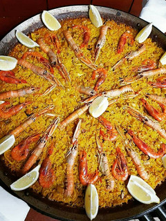 Una foto de Paella marisco