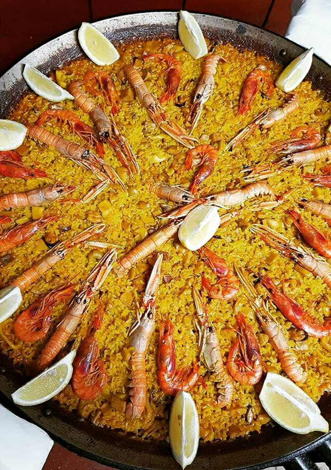 Una foto de Paella marisco