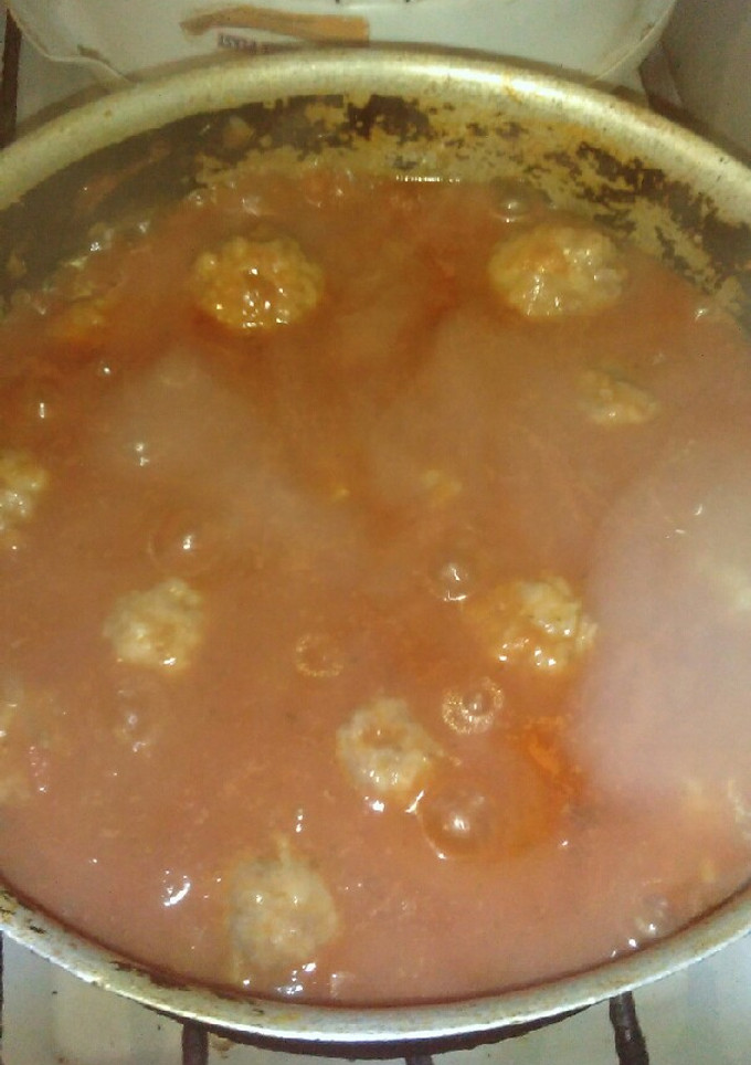 Una foto de Tuco con albóndigas