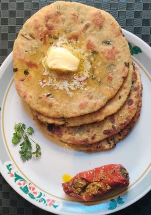 मेथी का पराठा (methi ka paratha recipe in Hindi) रेसिपी मुख्य फोटो