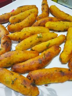 आलू और सूजी स्टिक (Aloo aur suji stick recipe in hindi) रेसिपी मुख्य फोटो