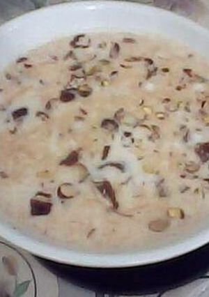 A picture of Sheer khurma.