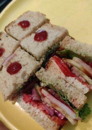 A picture of Veggie delight sandwich.