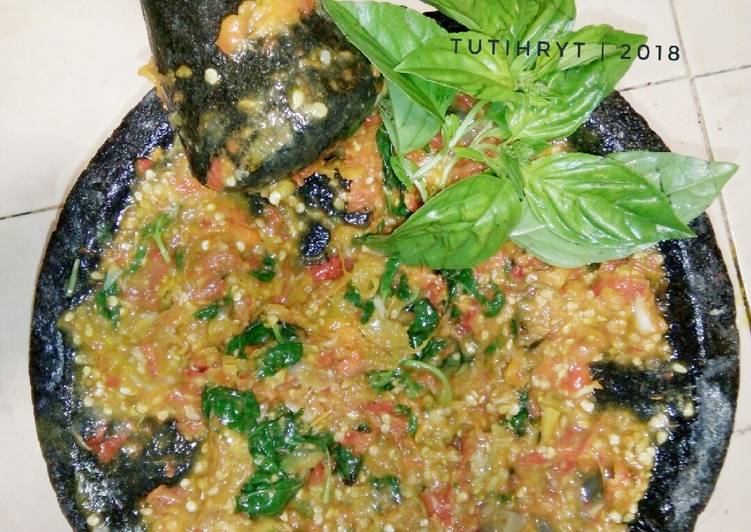 Sambel sari laut / sambel pecel
