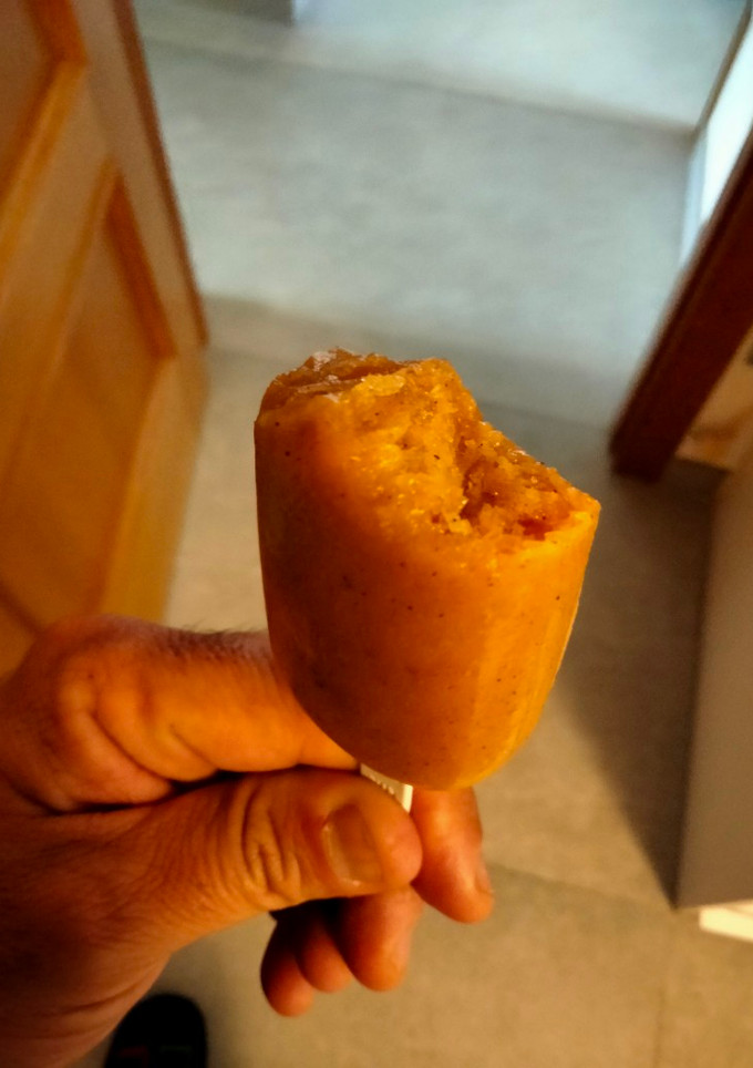 Una foto de Helado de plátano y calabaza vegano