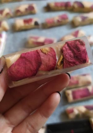 Hình của món Nougat (kẹo hạnh phúc).
