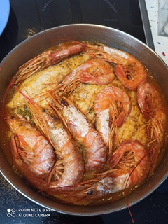 Una foto de Cazuela de lubina y gambón con brócoli