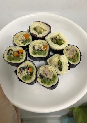 Hình của món Sandwich cuộn rong biển.
