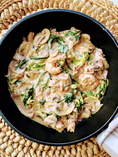 Una foto de Espaguetis de calabacín con Toowoomba pasta (coreana) Keto