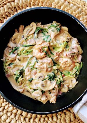Una foto de Espaguetis de calabacín con Toowoomba pasta (coreana) Keto