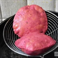 A picture of Beetroot puri recipe.