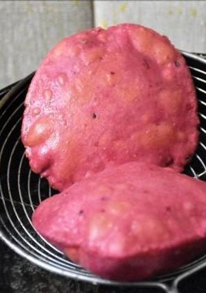 A picture of Beetroot puri recipe.