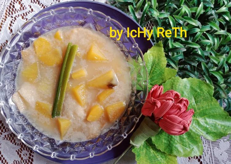 Kolak Ubi yellow with roti tawar