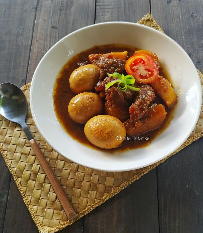 Foto resep Semur Daging Telur Kentang