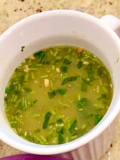 લેમન કોરીએન્ડર સુપ (Lemon Coriander Soup Recipe In Gujarati) રેસીપી મુખ્ય ફોટો