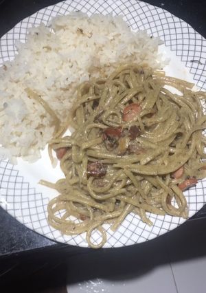 Una foto de Spaghetti con salchicha