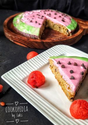 A picture of Watermelon Cookie Pie.