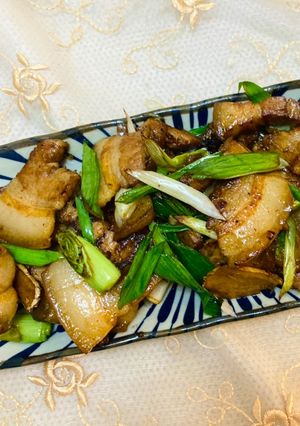 彌生家超下飯蒜炒五花肉 的食譜成品照片
