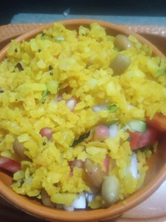 પૌઆ બટેટા (Poha Bataka Recipe In Gujarati) રેસીપી મુખ્ય ફોટો