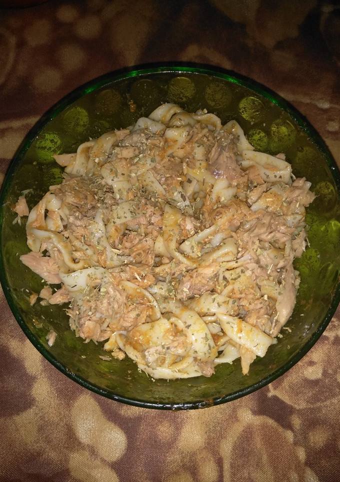Una foto de Tallarines de surimi con atún