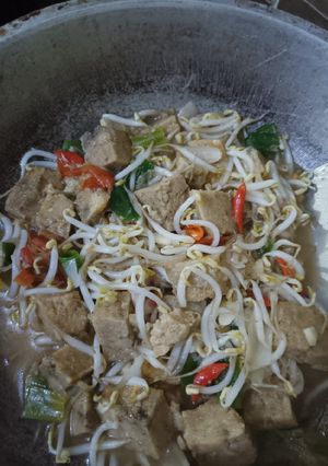 Foto resep Tumis Sayur tauge oncom berkuah