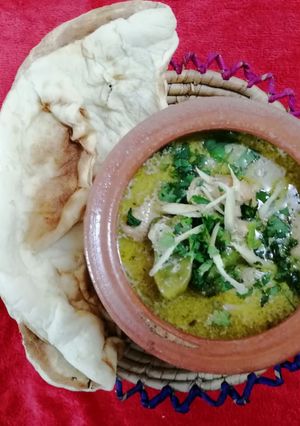 A picture of WHITE KARAHi.