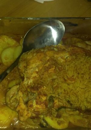 صورة لوصفة دجاجة 🐓 محشية ارز ومحمرة مع بطاطا 😍