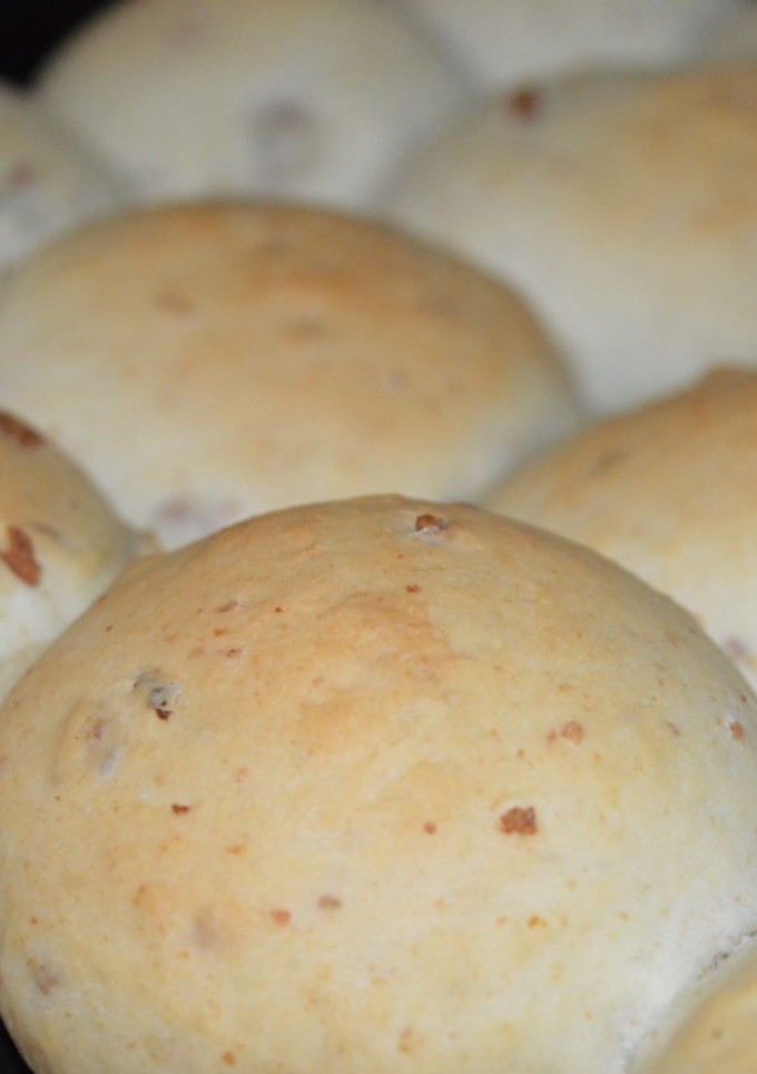 Una foto de Bollos de Pan camperos con chicharrón