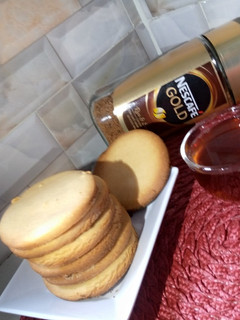 A picture of Milky buttered cookies.
