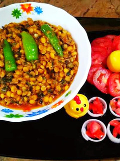 A picture of Chana dal palak.